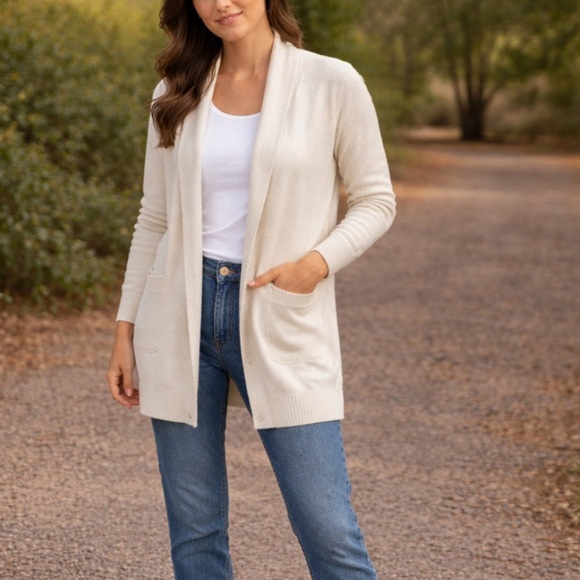 Theory Sweaters - Theory Merino Wool Cardigan Sweater Cream Size Large